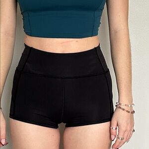 Lululemon in Movement Short *Everlux 2.5", size 2, black